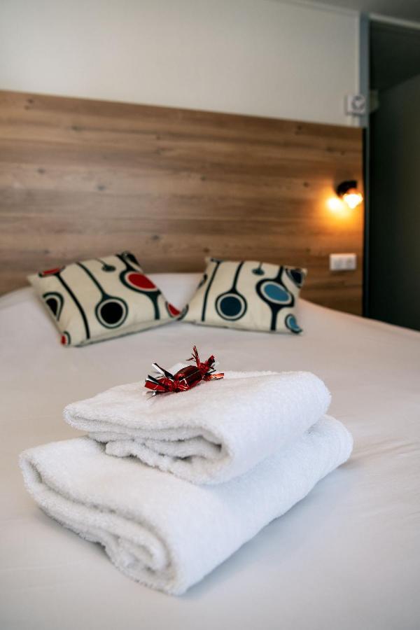 Hotel Le Cyrano Bergerac Kültér fotó